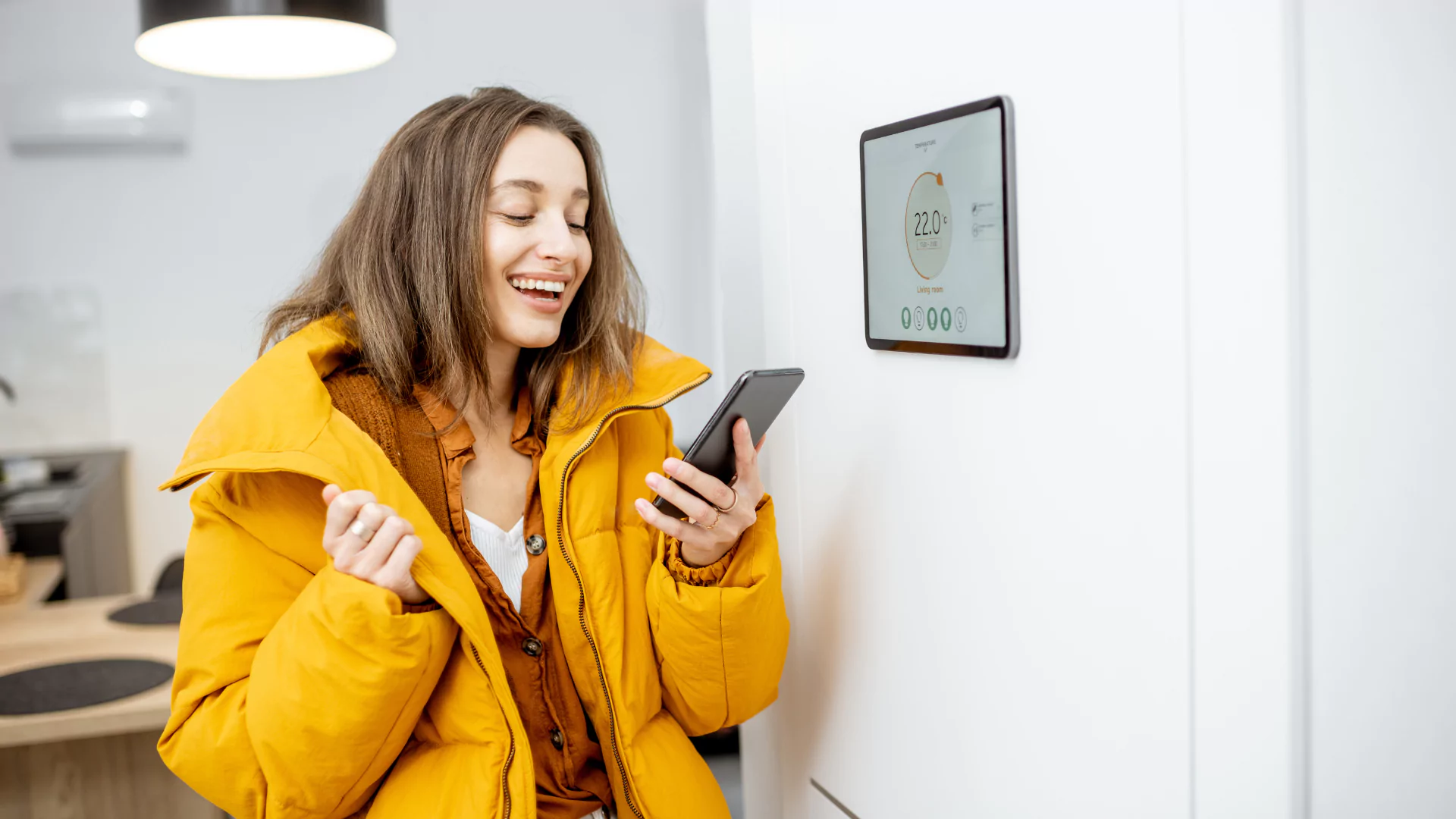 A  integrálása a smart home rendszerbe további előnyöket kínál az otthoni automatizációban. Az egyik legfontosabb előny az interoperabilitás. A Z-Wave protokoll szabványosított, ami azt jelenti, hogy az eszközök más gyártók eszközeivel is kompatibilisek lehetnek.