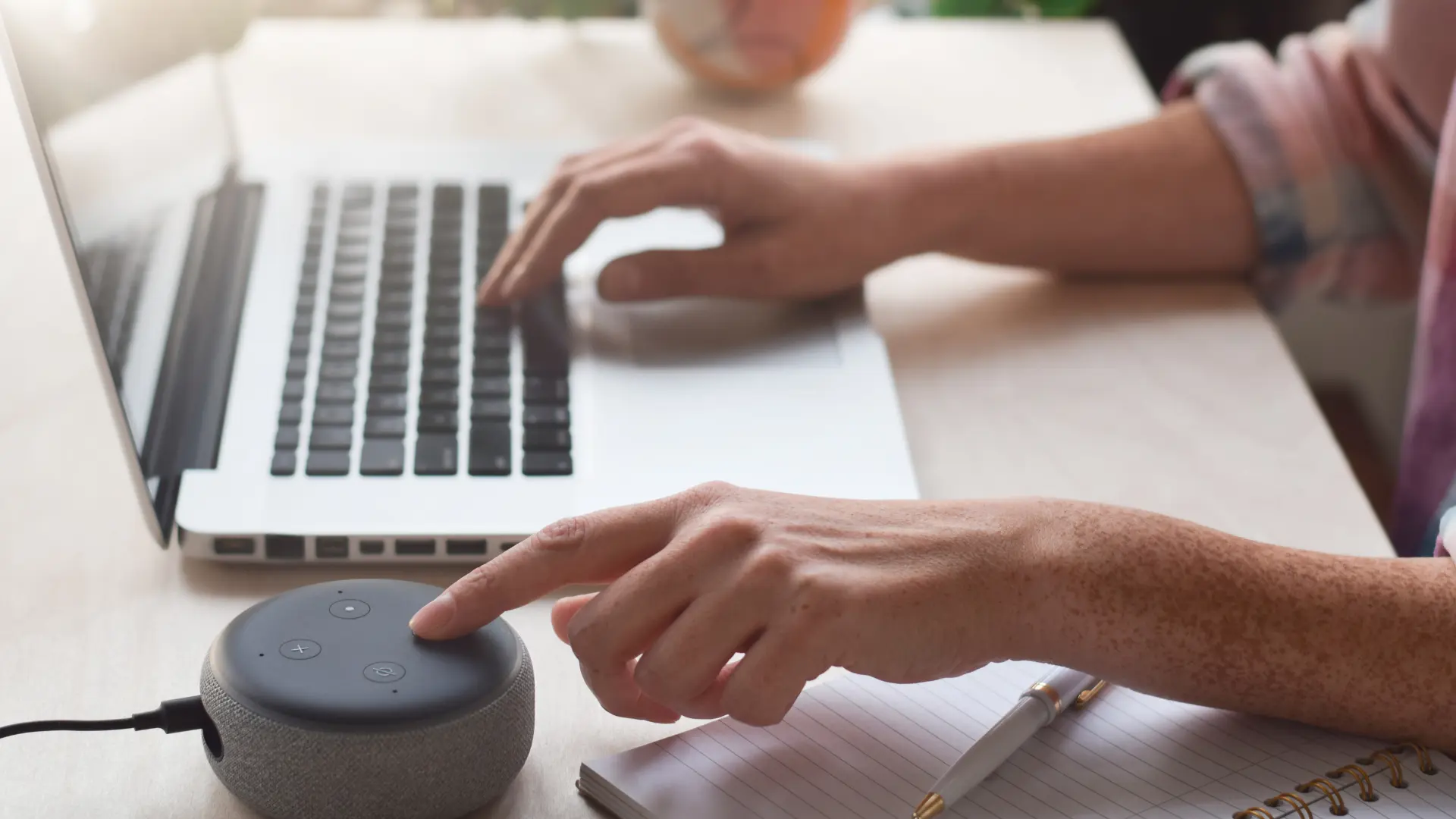 Alexa segítségével: Beszélgetés az Alexával

Az Alexa képes arra, hogy természetes, folyékony beszélgetéseket folytasson a felhasználókkal, és számos témában tud segítséget nyújtani.